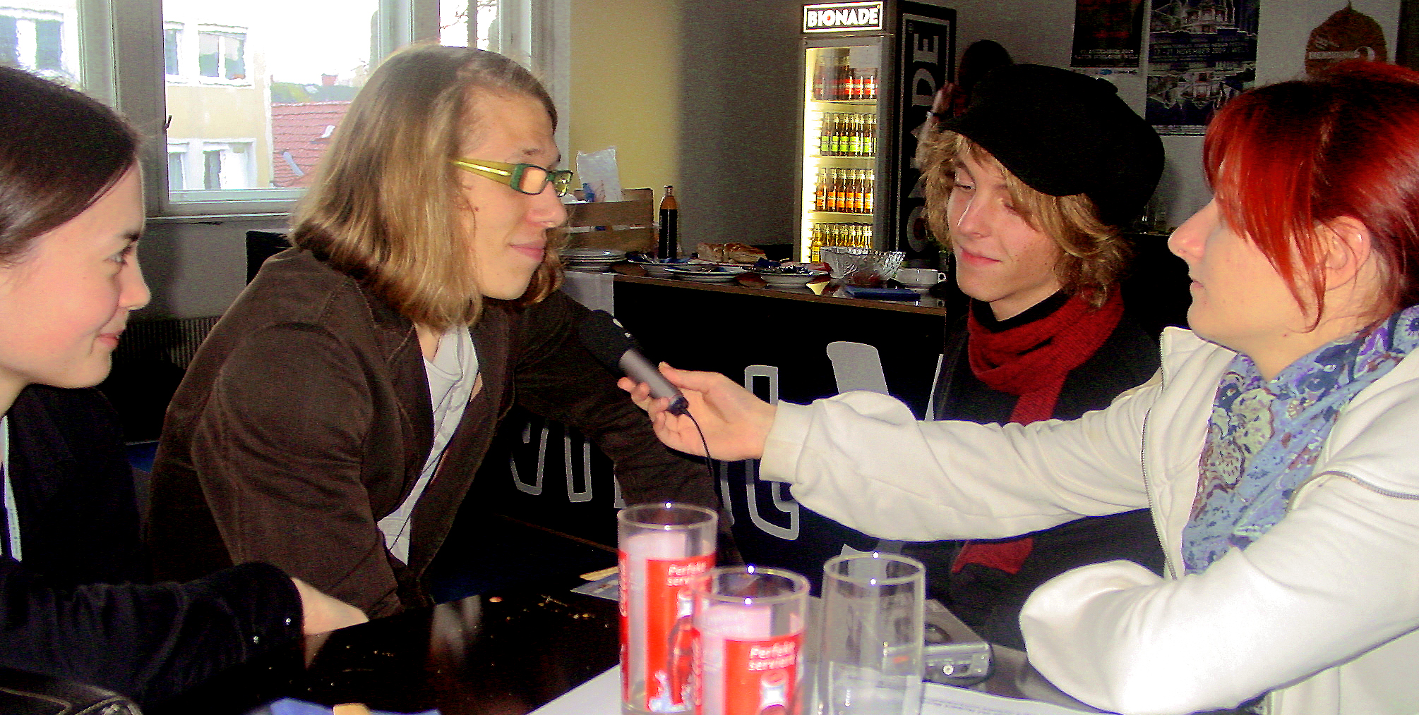 Youki  Blonder Engel und Leichti im FRECHen Gespräch.JPG